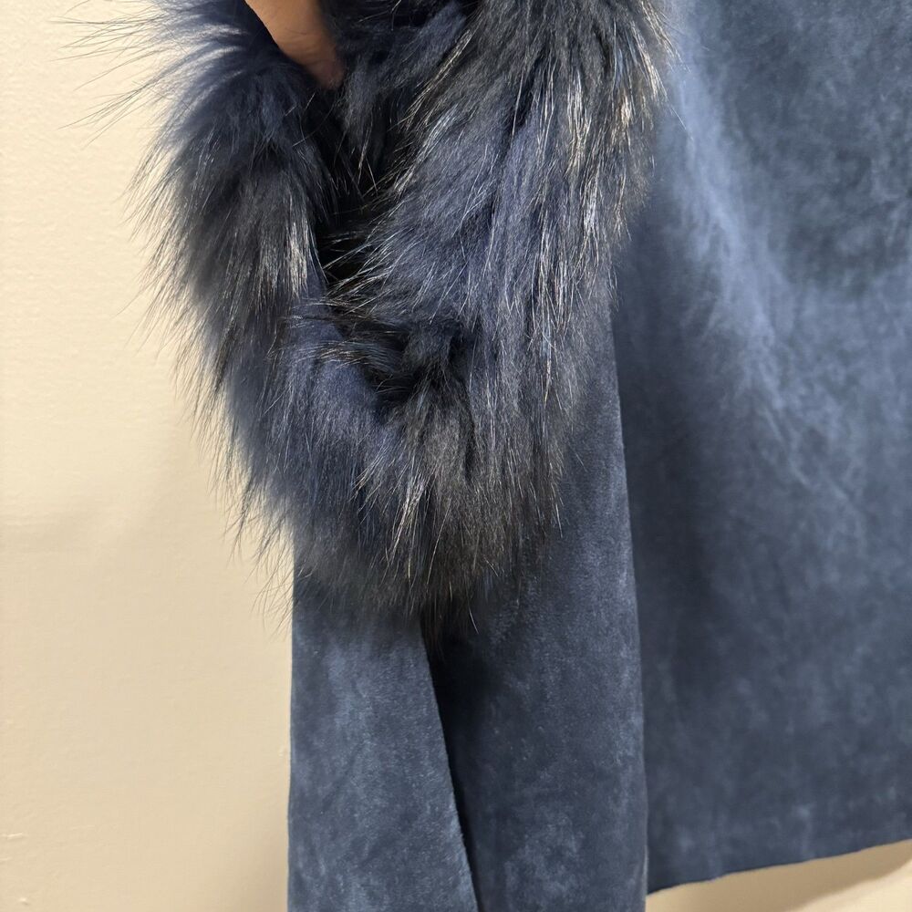 NWT Dolce Cabo Poncho Faux Suede Navy Blue Raccoon Fur Trim Luxe Cape Wrap S/M - Picture 6 of 9